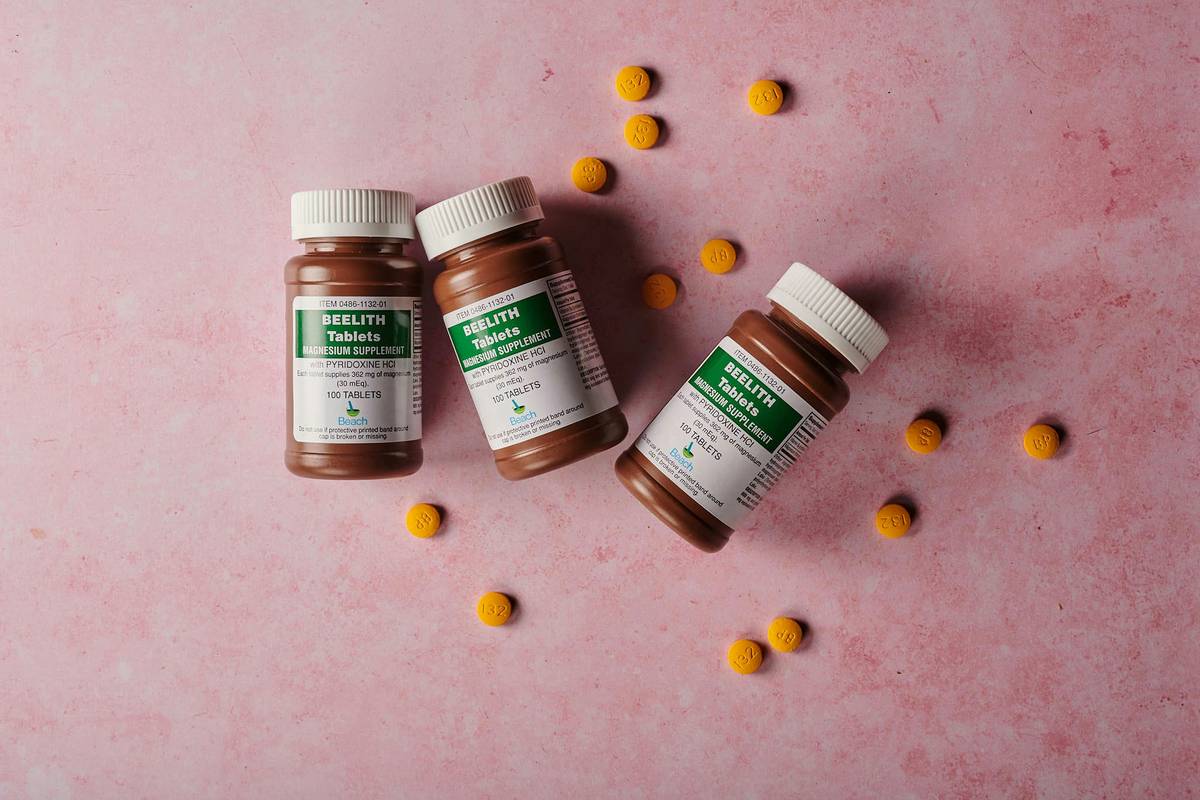 Bar chart showing common nutrient deficiencies during menopause: Vitamin D (78%), Magnesium (68%), Omega-3s (62%), Calcium (55%) based on NHANES data