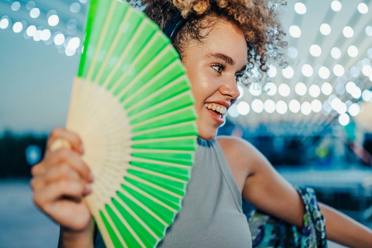 Menopause Hot Flash Relief Bracelet: 7 Proven Ways to Avoid Painful Flare-Ups